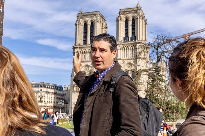 Half-day Walking tour with Fun Guide & Arc du Triomphe Tickets