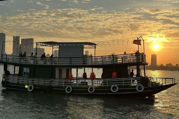 Sunset Cruise-"Unlimited BBQ Buffet-Beers, Sodas & Fruit Platter"