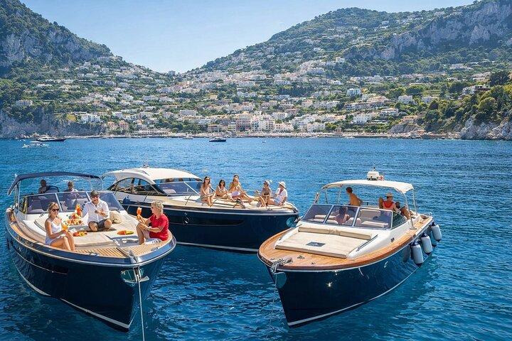 Luxury Amalfi Coast Boat Tour with Swim & Prosecco – Small Group