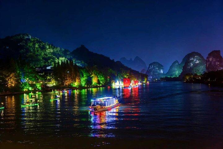 Private Guilin Illuminated Night Tour with Two Rivers and Four Lakes Cruise
