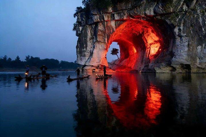 Private Guilin Illuminated Night Tour with Two Rivers and Four Lakes Cruise
