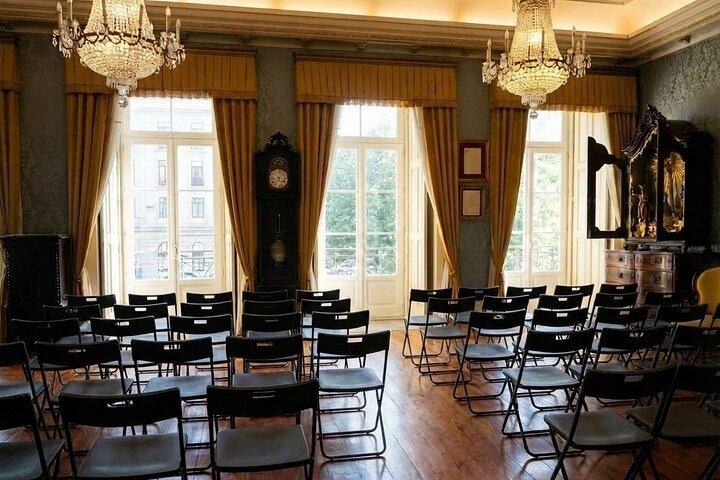 Porto : Fado and Porto Wine Show at the Trinity Noble Hall
