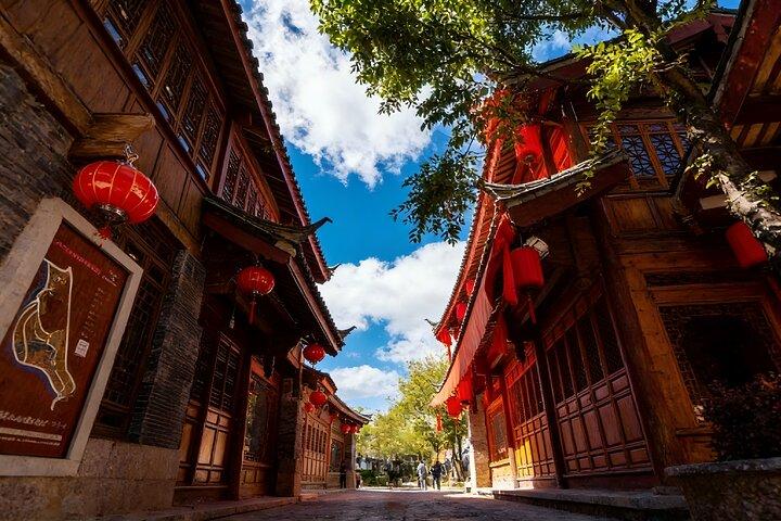 Lijiang Private Tour: Jade Dragon Snow Mountain & Baisha Villages