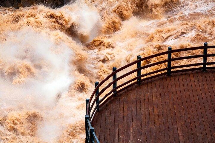 3-Days Private Lijiang Tour:Old towns,Snow mountain,Tiger Leaping Gorge and Show