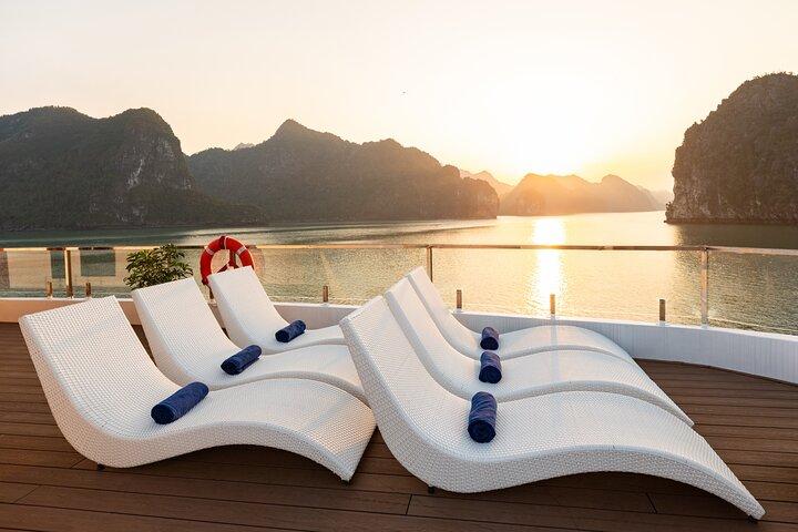 From Hanoi: 5-Star Luxury Scenic Cruise in Ha Long & Lan Ha Bay