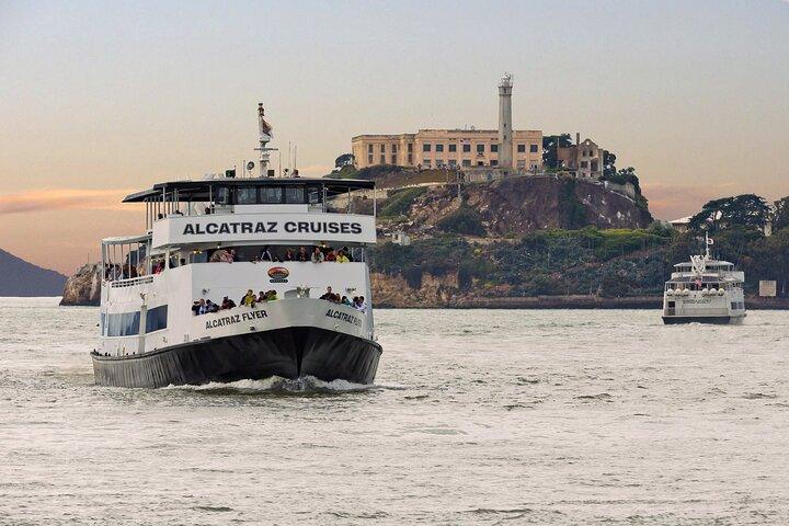 Alcatraz Tour + 90 min San Francisco City Open Air Van Tour