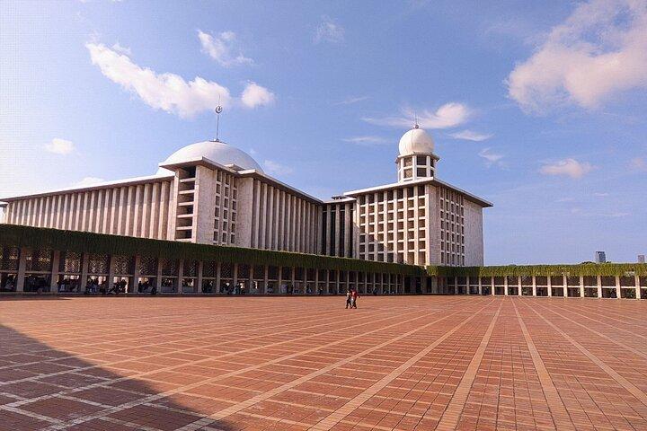 Jakarta City Tour, National Monument, Indonesian park w/ transfer