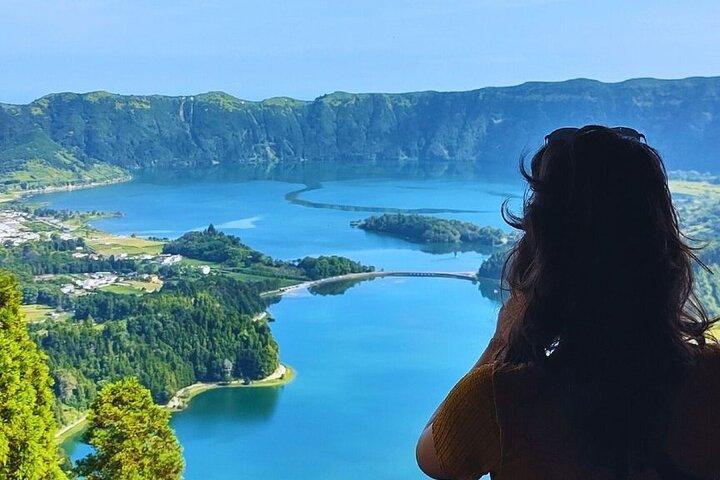 Sete Cidades & Mosteiros: West Coast São Miguel (Lunch Incl.)