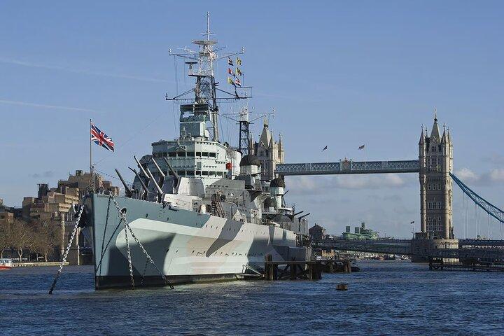 London Tower of London and Historic Landmarks Walking Tour