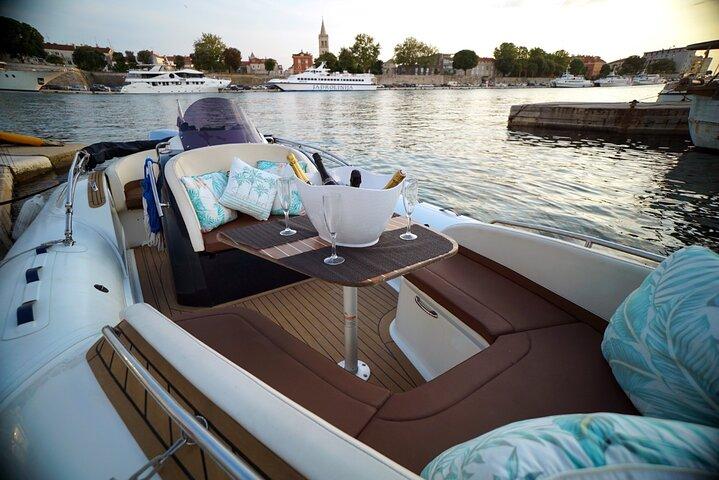 Zadar: Sunset & Nighttime Cruise with Unlimited Sparkling Wine