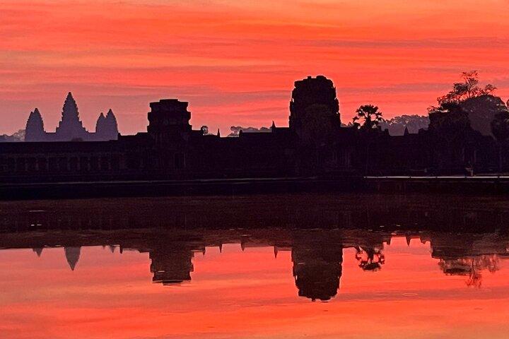 A-Day Explore Beng Mealea-Phnom Kulen-Banteay Srei-Pre Rup Sunset