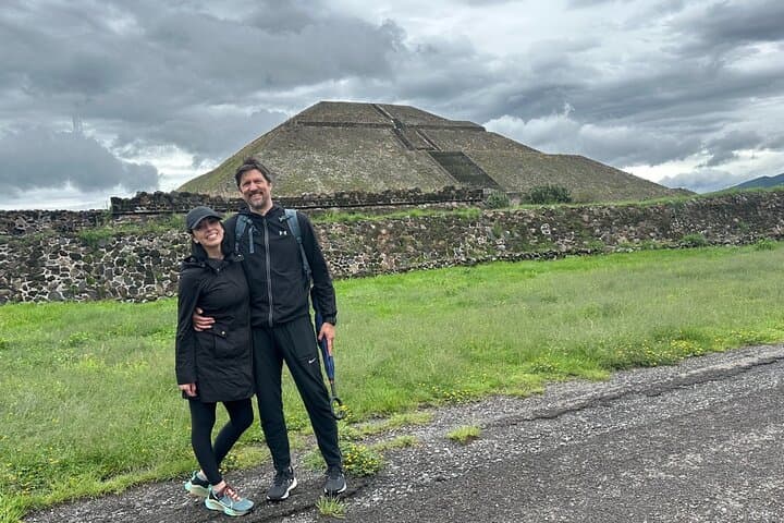 Pyramids of Teotihuacan, Restaurant "LA GRUTA" / PRIVATE TOUR