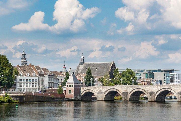 TOP Maastricht : Private Guided Tour with your mobile