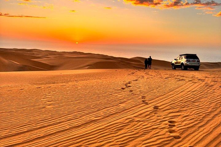 Sandwich Harbour 4x4 Sunset Tour