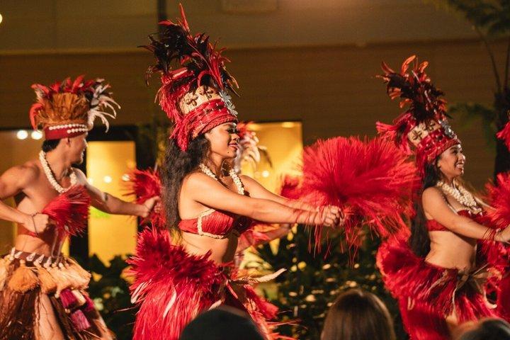 Queens Waikiki Luau with Dinner Buffet and Cultural Activities