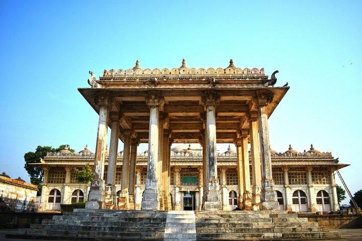Ahmedabad Private Heritage and Local Night Market Tour