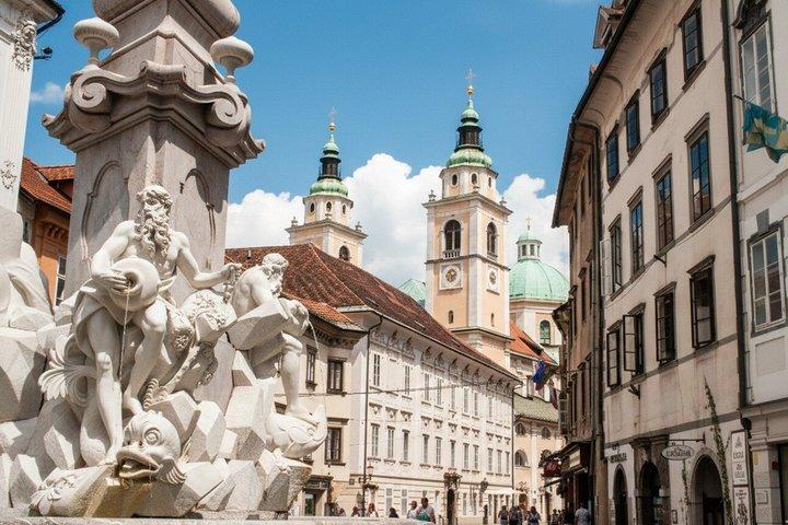 Zagreb: Bled & Ljubljana Day Tour with Coffee & Chocolate