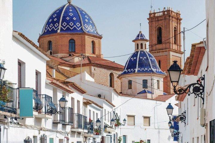 Day tour to Altea and Guadalest from Valencia