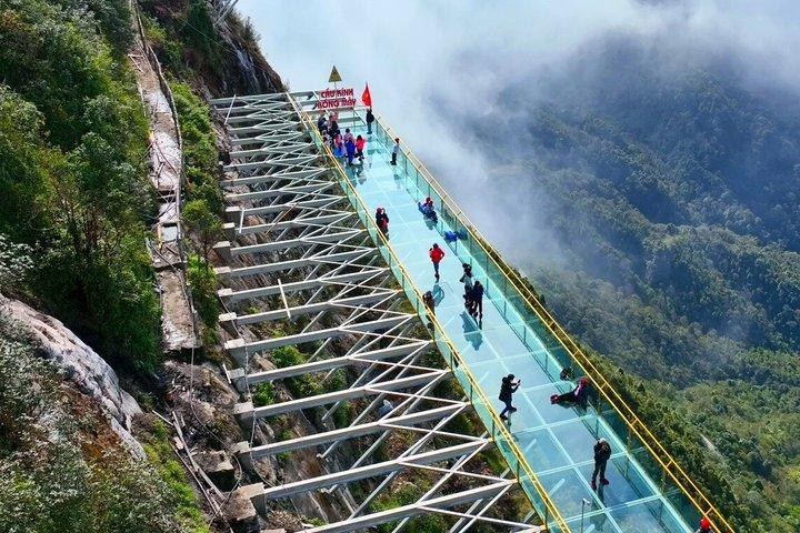 Private 2 Day Hanoi Sapa Car Tour Waterfall and Villages