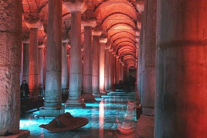 Istanbul Guided Tour: Hagia Sophia, Basilica Cistern and More!