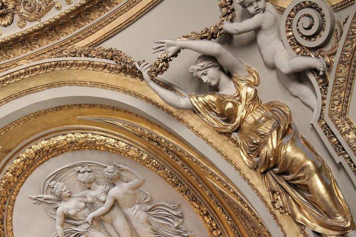 Paris in a Day-Louvre, Notre Dame,St Chapelle, ArcdeTriomphe, etc