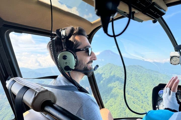 Mt.Fuji(Hakone) Private Helicopter Aerial Tour(75-mins)