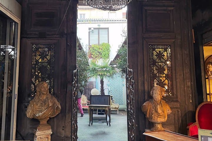 Paris Flea Market Private Tour Saint Ouen Antiques with Pickup