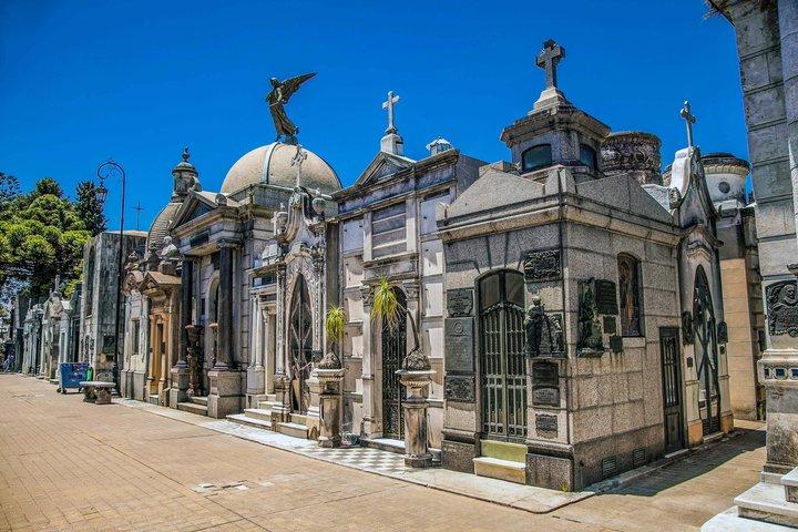 Recoleta Cemetery Buenos Aires Tour with Audioguide (no ticket)