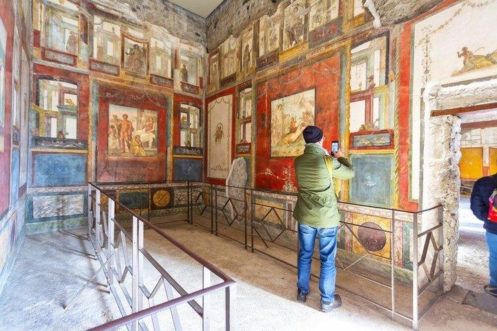 Pompeii Ruins & Scenic Sorrento Tour from Rome with Limoncello