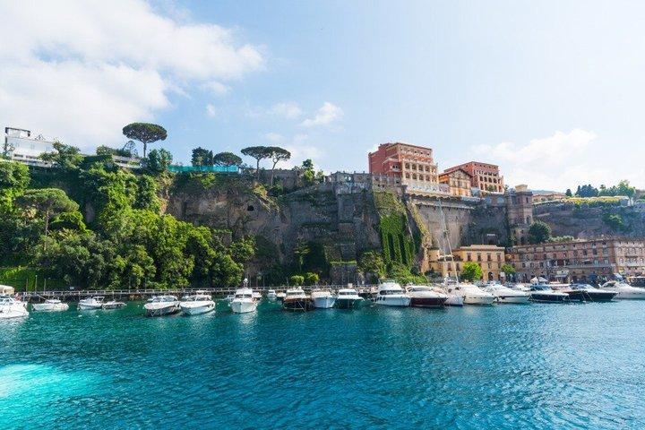 Pompeii Ruins & Scenic Sorrento Tour from Rome with Limoncello