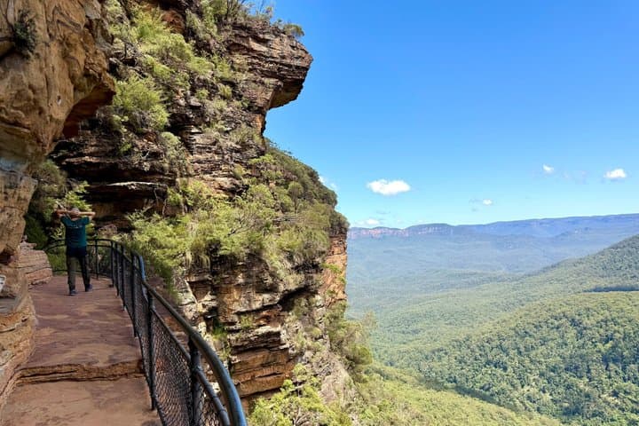 Sydney Blue Mountains Day Tour with Wildlife Park and Waterfalls