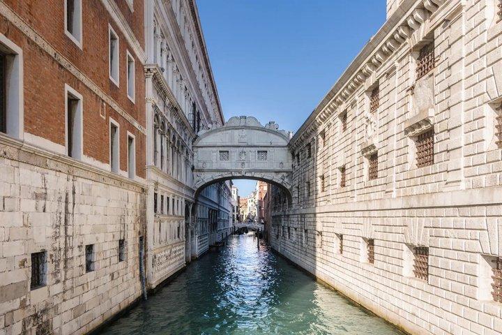 Doge's Palace: Priority Entrance (Exclusive Refundable Ticket)
