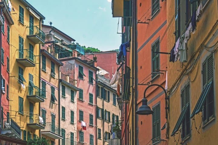 Magic of Cinque Terre: Day trip Fast Train from Rome Local Guide
