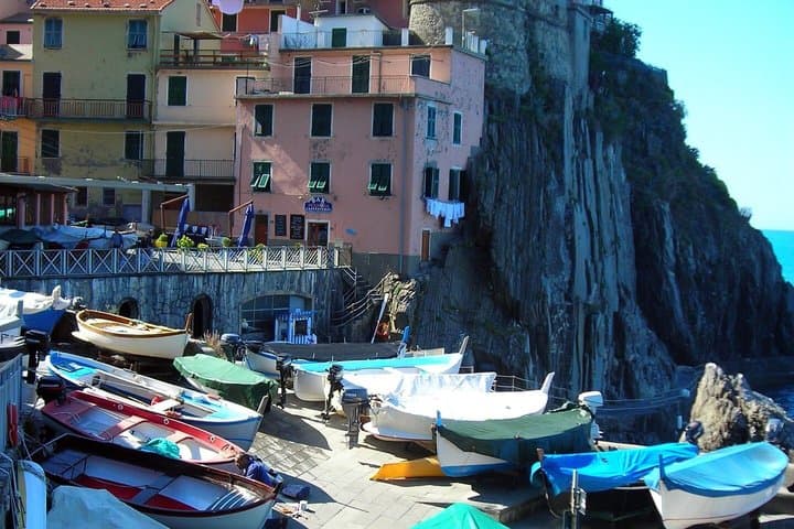 Magic of Cinque Terre: Day trip Fast Train from Rome Local Guide