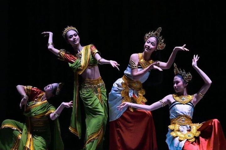 Luang Prabang Buddhas Light Stage Show