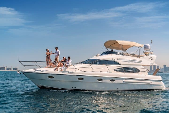 3 Hour Best Luxury Boat Trip upto 12 guests Private event