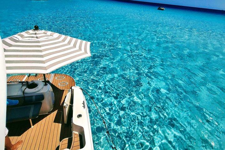 Cancun Private Yacht to Isla Mujeres–6H Snorkel, Sandbar & Party