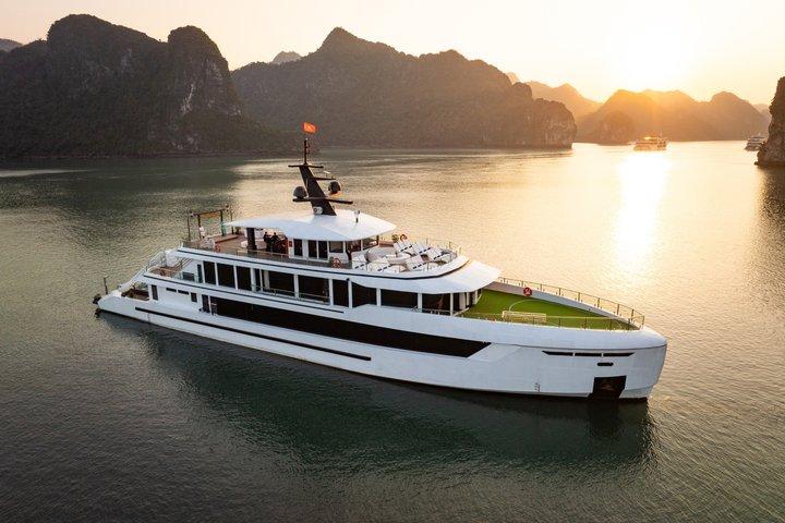 Hera Luxury Day Cruise to Halong Bay by Expressway from Hanoi
