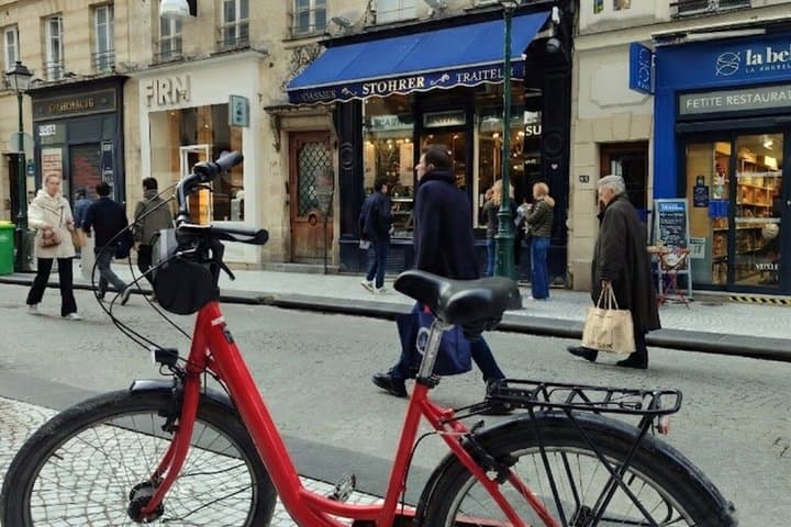 Paris: Bike or eBike Tour, Top Sights & Local Insights
