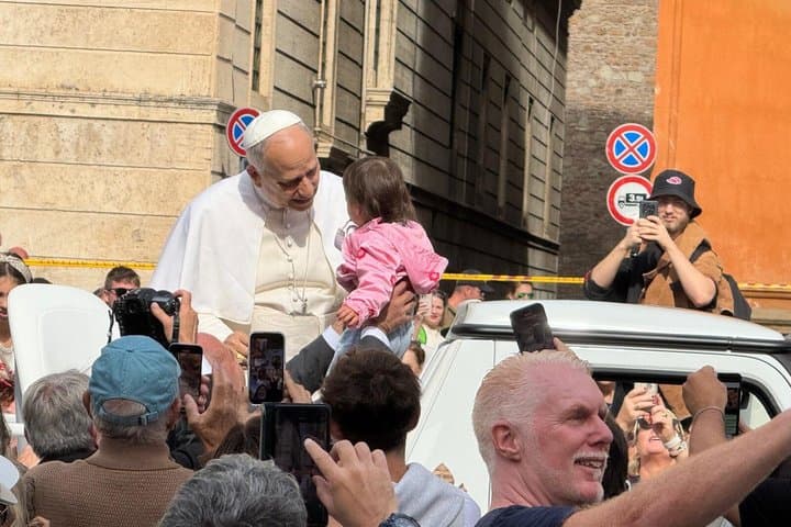 Guided Papal Audience with Pope Leo XIV — Privileged Access Rome