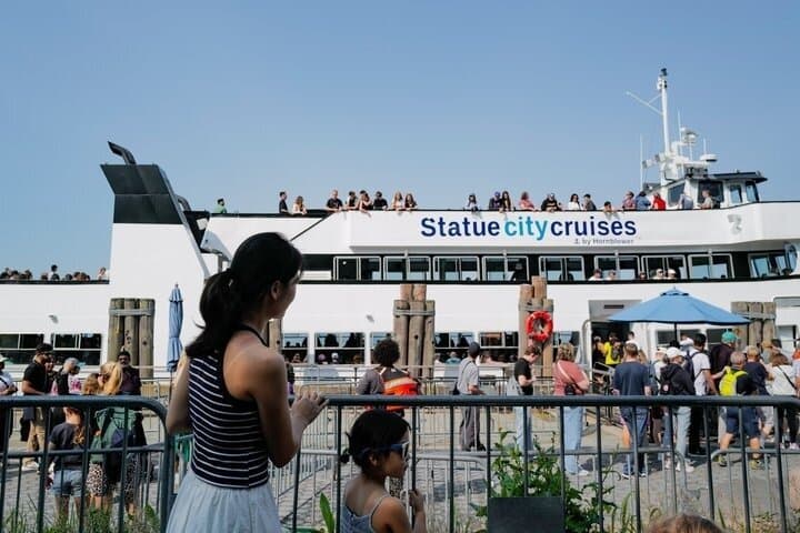 NYC Statue City Cruises: Official Statue of Liberty Ticket