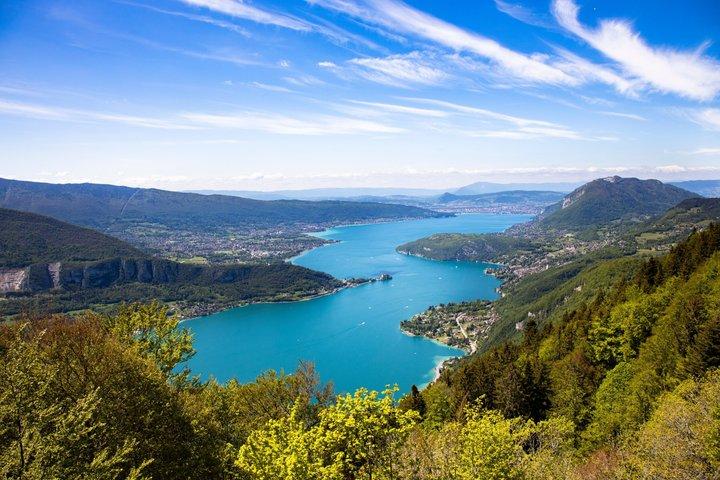 Annecy and Lake Annecy Private Day Tour from Lyon