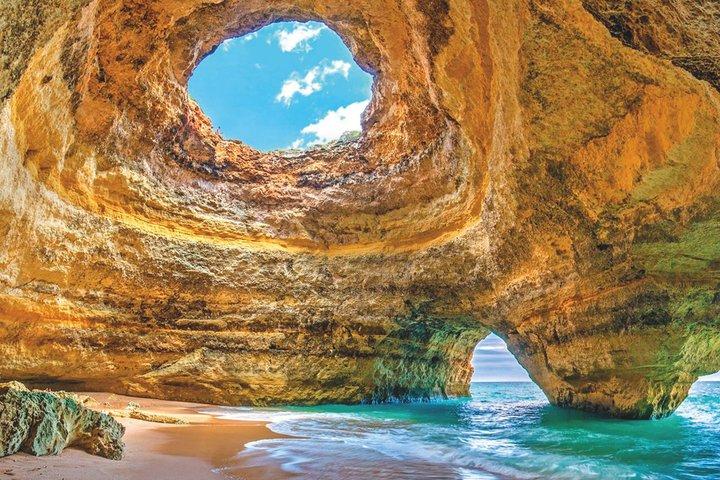 Portimao: Dolphins & Caves - Catamaran