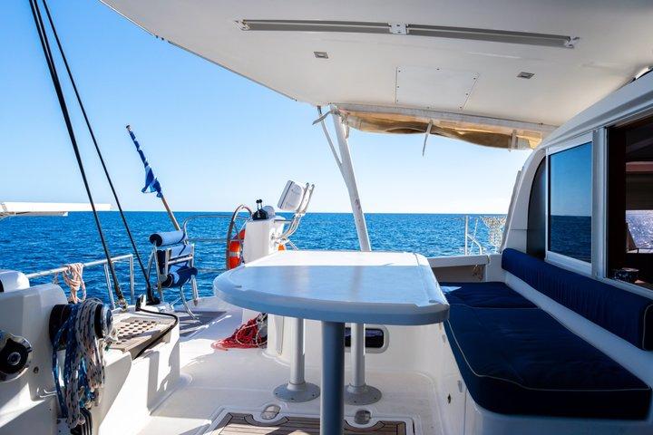 3 hours catamaran sailing cruise