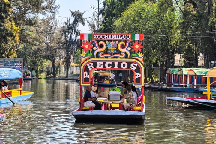 Mexico City : Leisurely Xochimilco Boat tour - Easy Boarding & Top