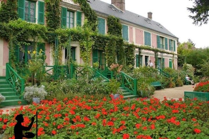 Giverny Half Day Guided Trip with Monet's House & Gardens from Paris by minivan