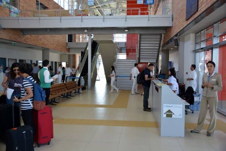 Lavrio Port to Athens International Airport Private Transfer