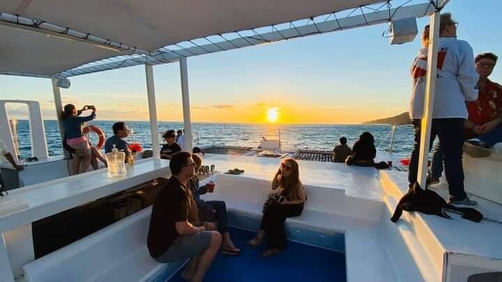Sunset Party Catamaran with drinks and snacks in Cabo