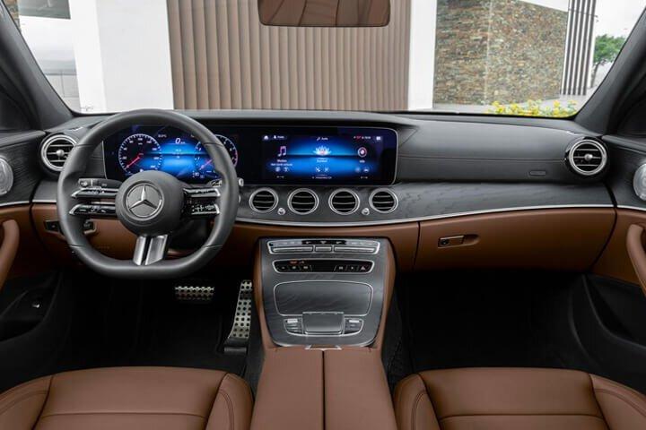 Arrival Private Transfer by Business Car from MAD Airport to Madrid