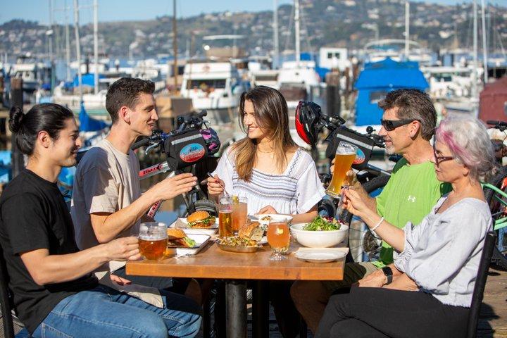 Golden Gate Bridge Guided Bicycle Tour with Lunch at Local Hotspot